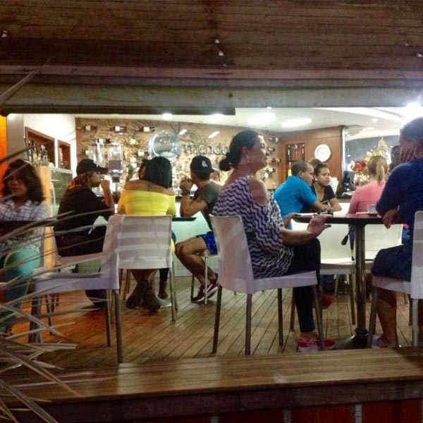 Roberto Toubia, Mundo Café Plaza | Portal del Turismo en Sucre